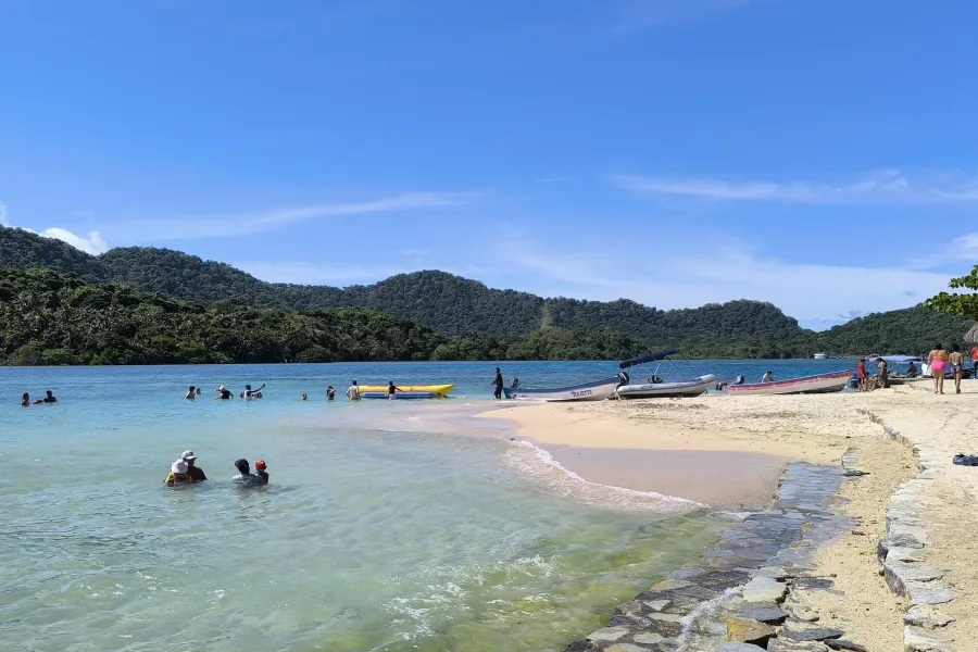 Tour de Playa a Isla mamey Todo incluido | Atlántico Panamá