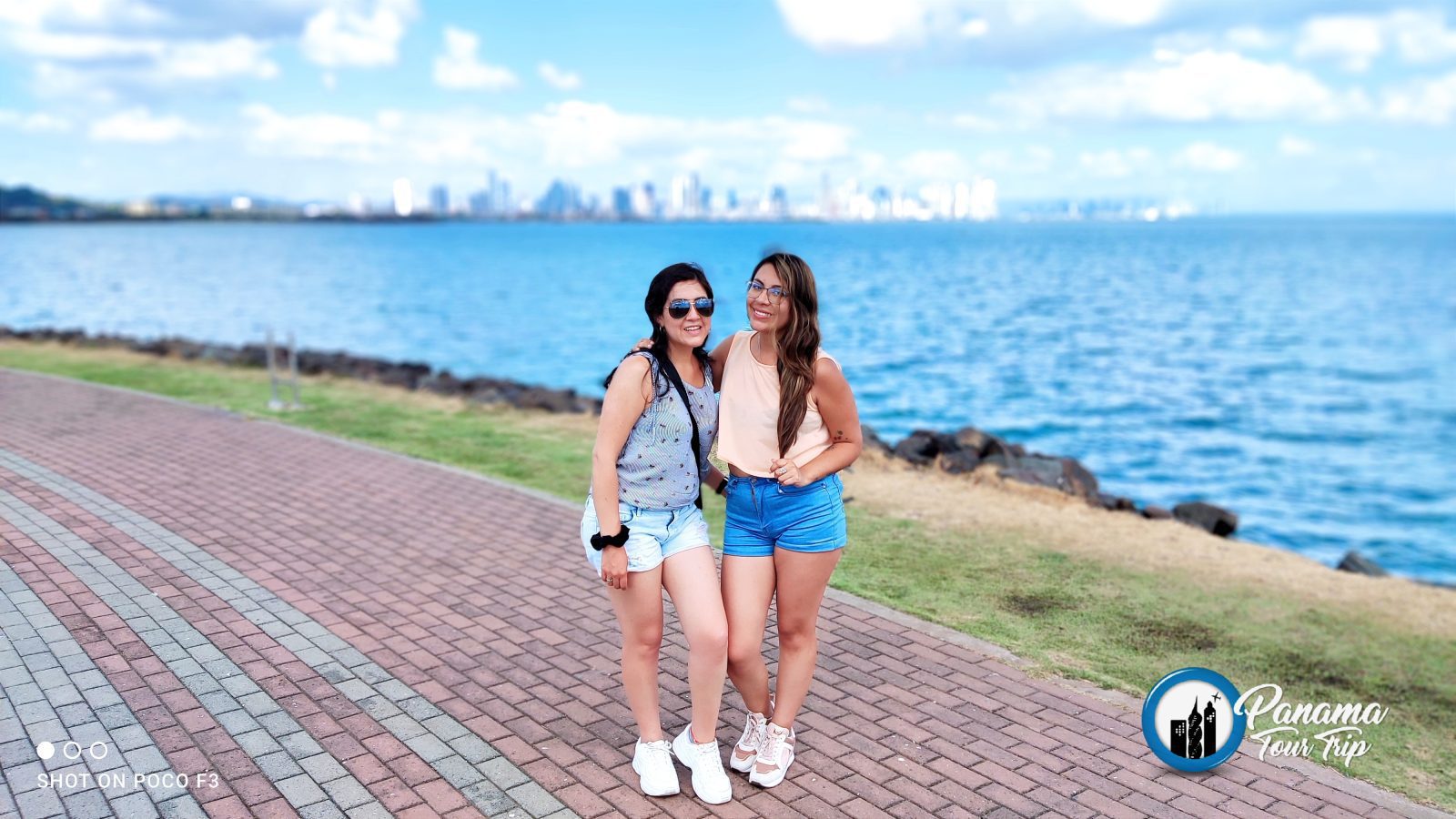 City tour en la ciudad de Panamá, Gabriela y Marycielo de Perú